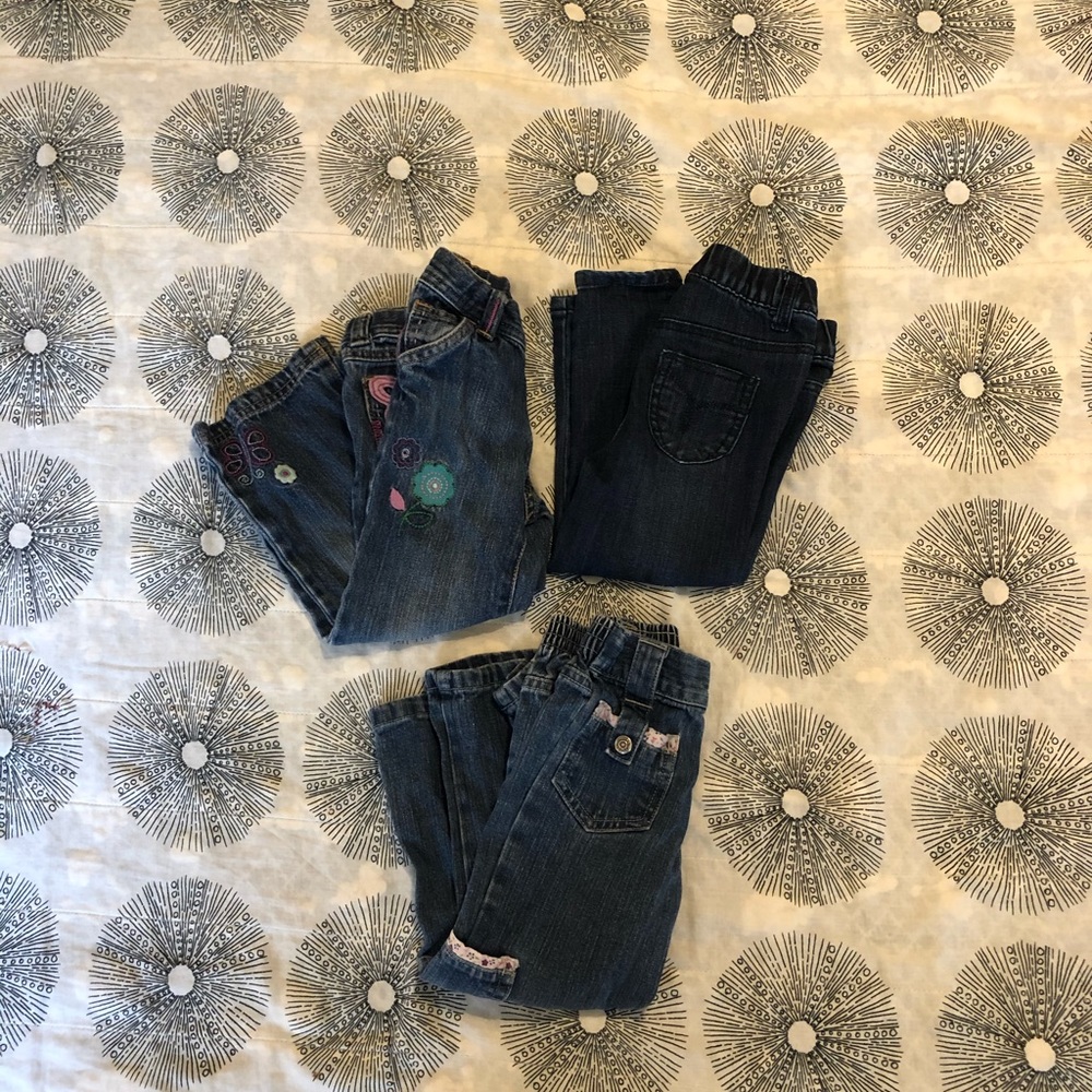 ⭐️Bundle of 3 toddler jeans⭐️
